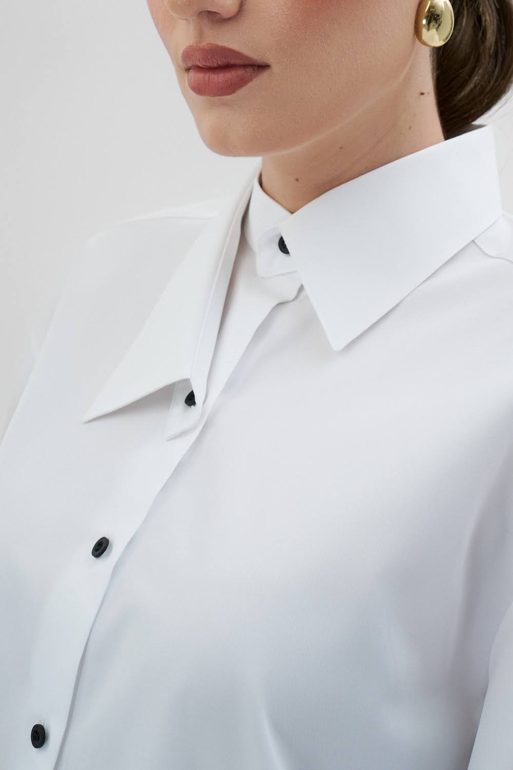 THALIA Oversize White Shirt With Black Buttons