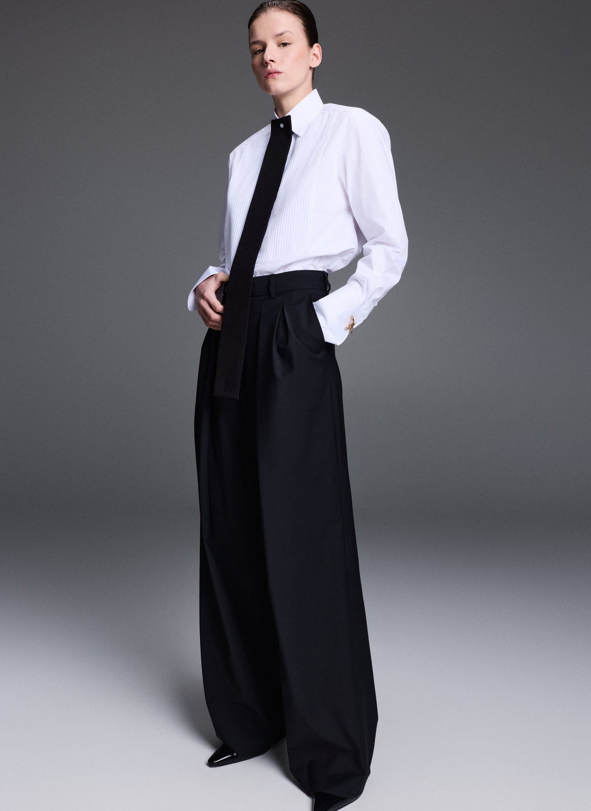 Black Tailored Trousers With Pleats