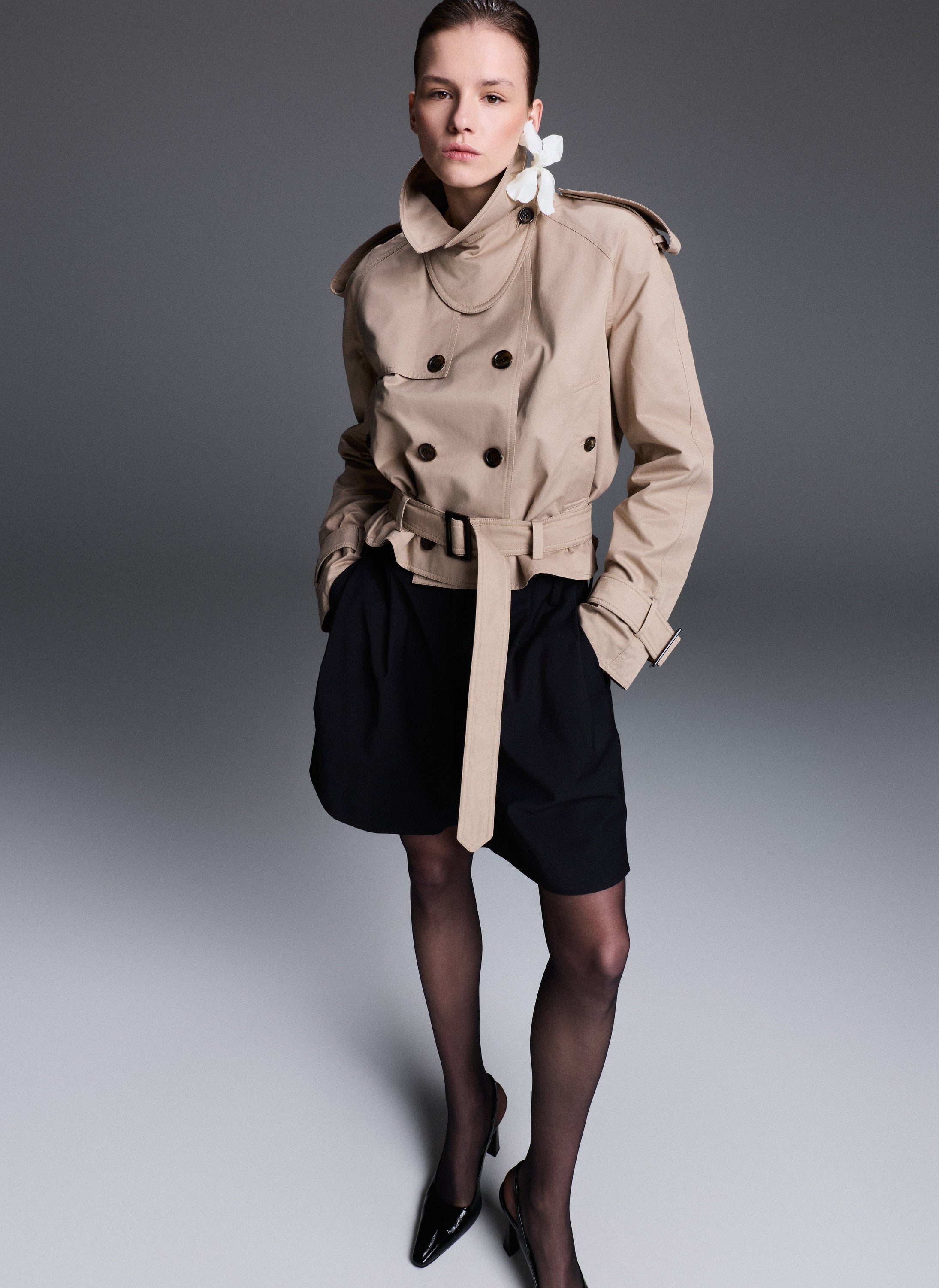 Black Tailored Short Trousers With Pleats